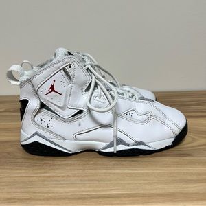 Jordan True Flight PS size 2 boys guc